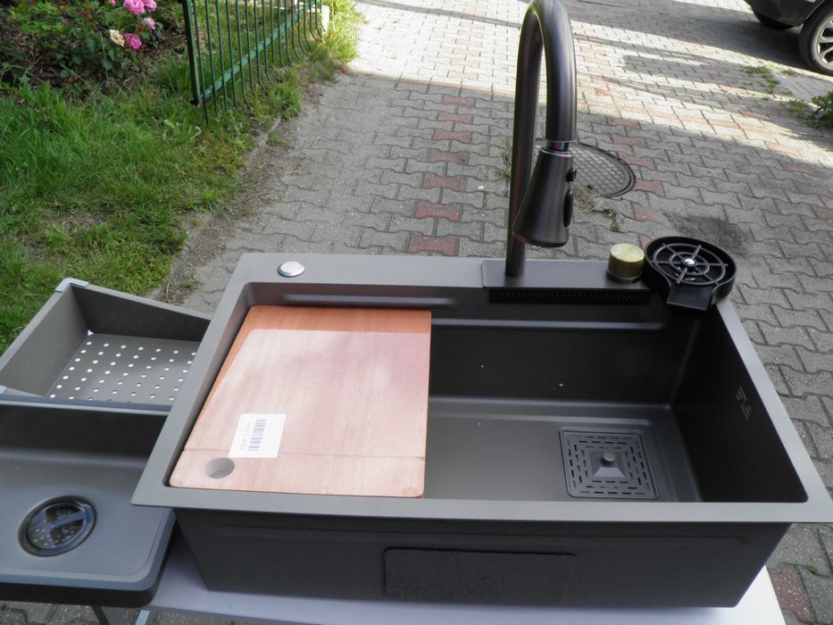 wypasiony zlewozmywak firmy MJ-MEJE