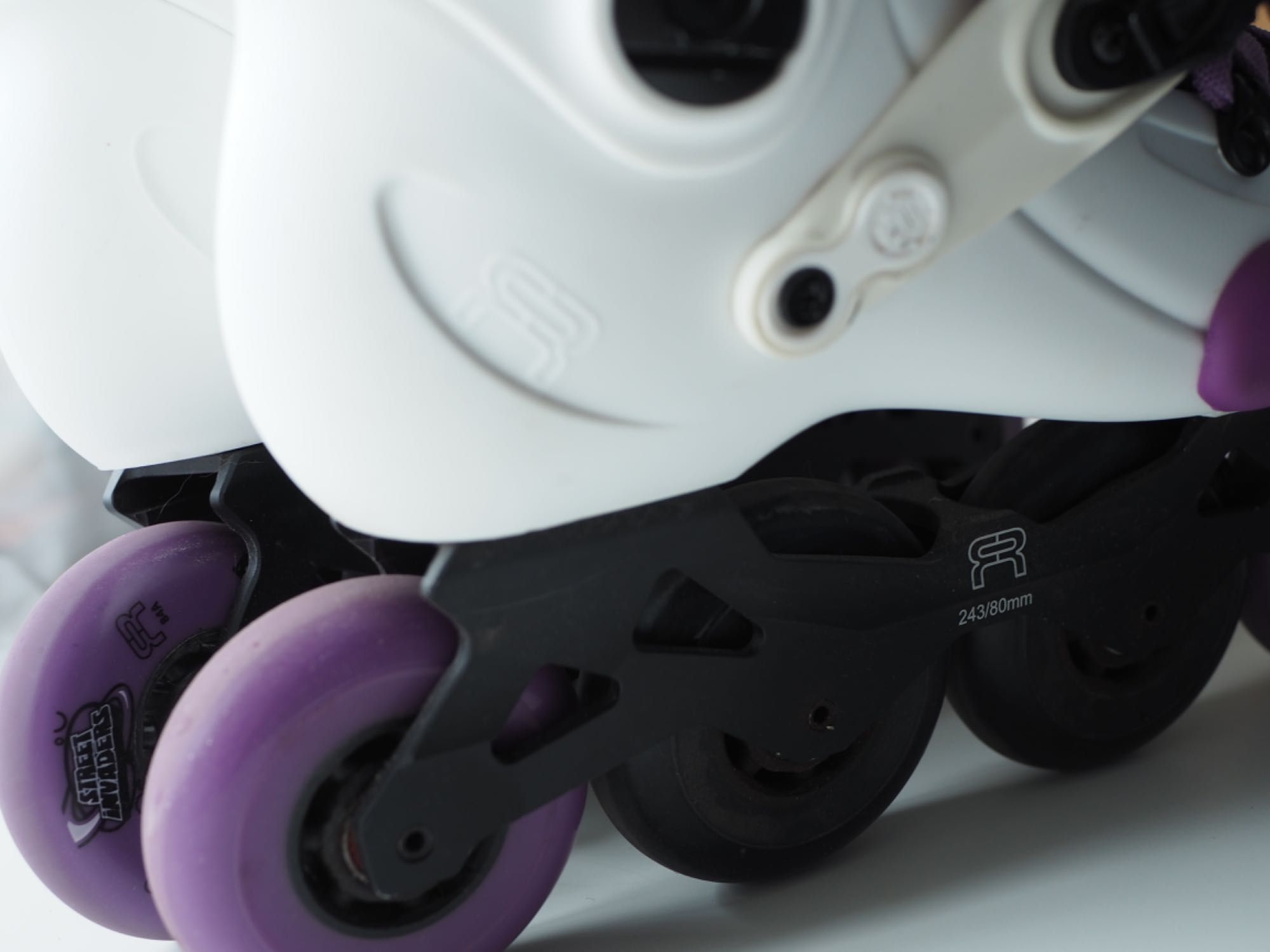 Patins em linha FR SKATES FR1 80 Branco nº 39, 2 conjuntos de rodas