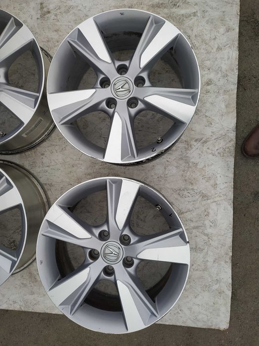 Диски Acura R17 5*114.3 7J ET40 d64.1