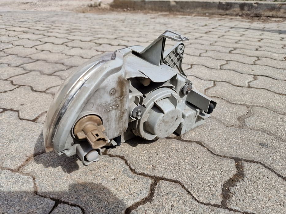 Farol esquerdo Kia Rio