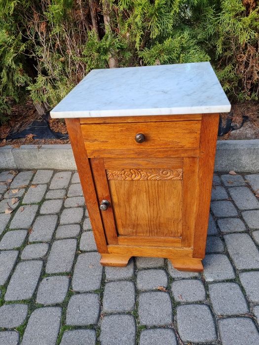 Piękna! Stara! Szafeczka!