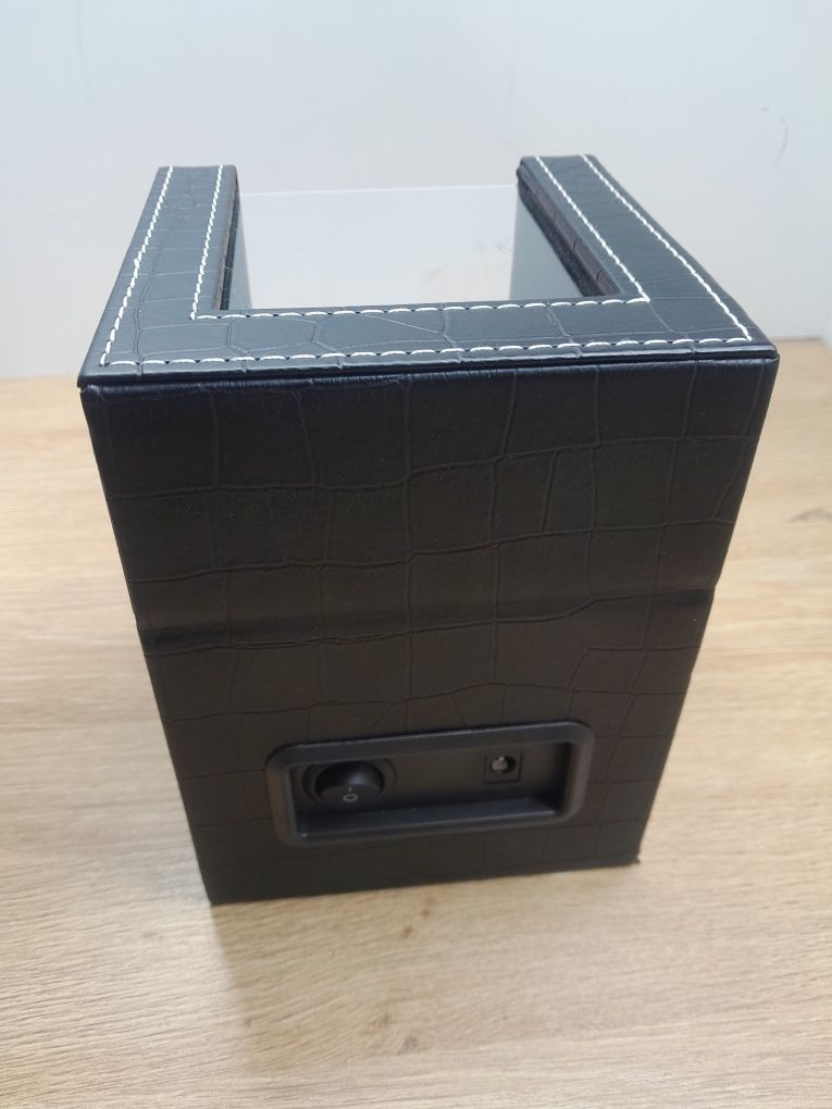 Eleganckie etui na zegarek skóra syntetyczna. USTERKA