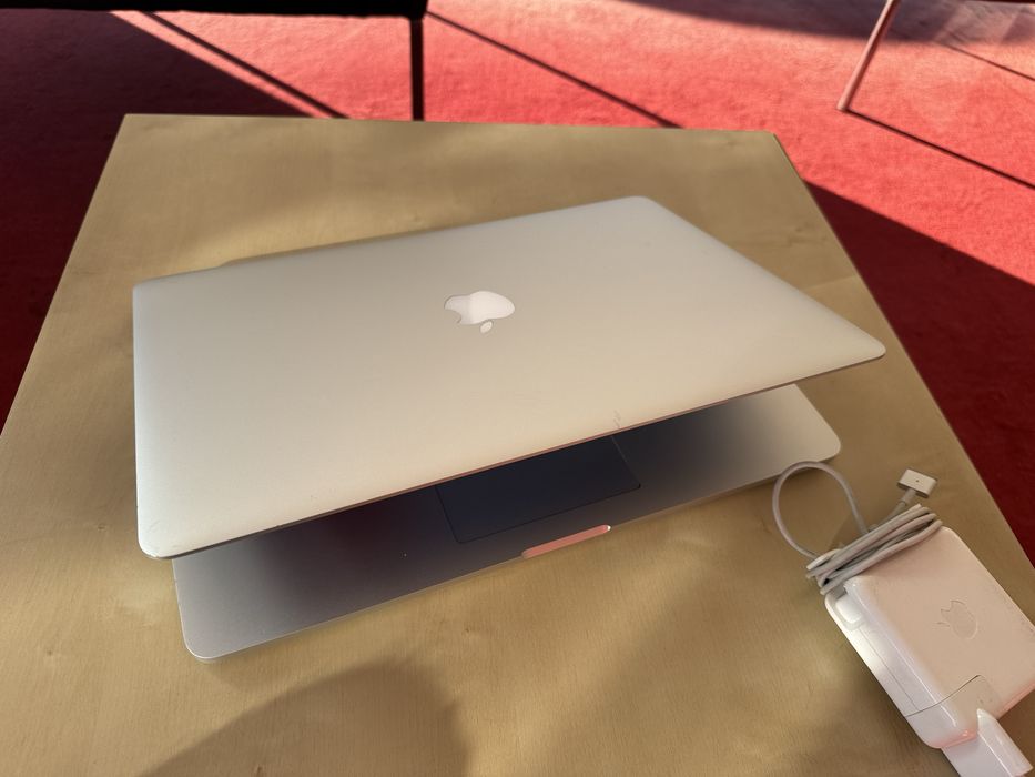 MacBook Pro 15" i7/16GB/ R9 M370X