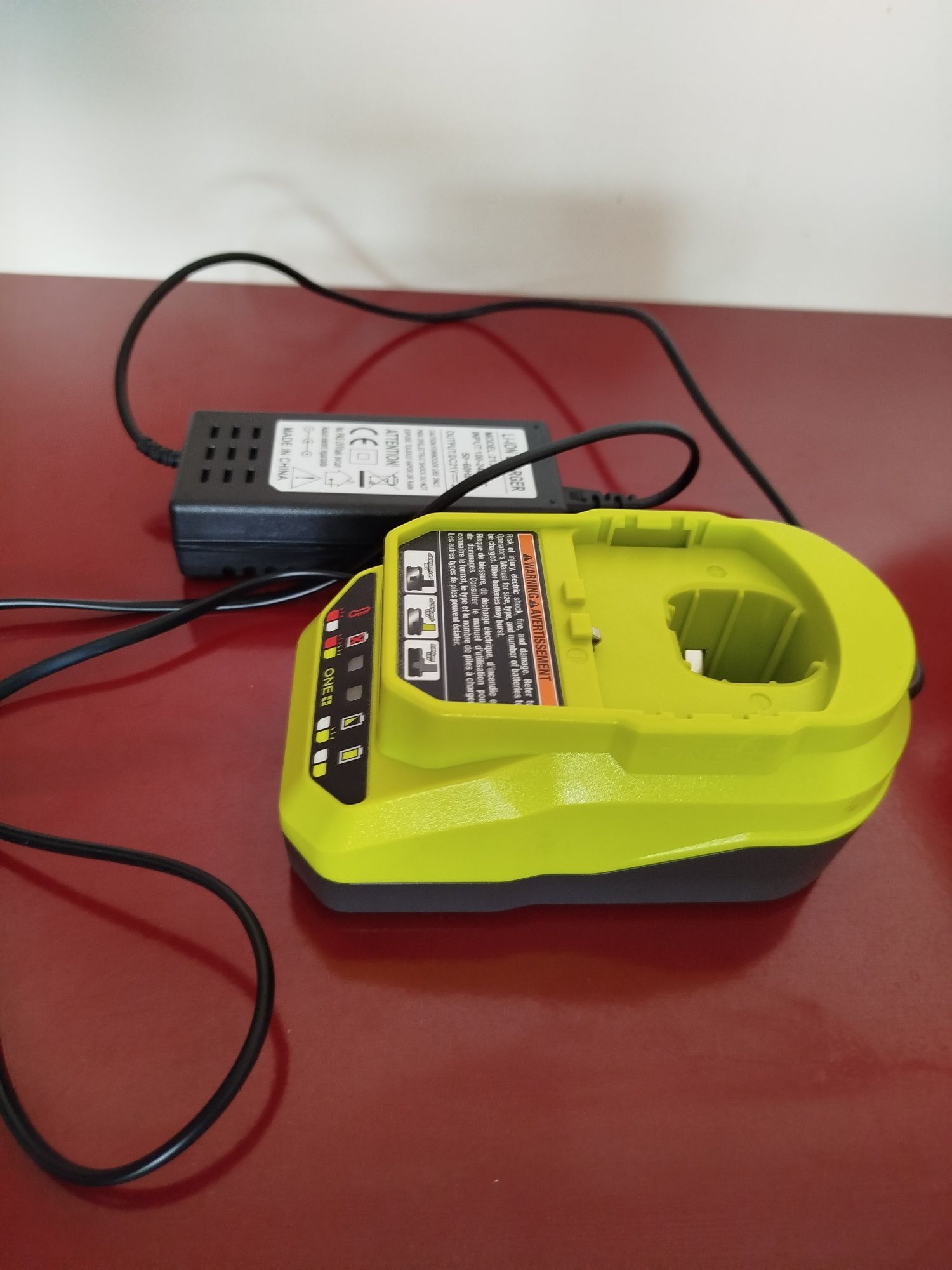Зарядка для Ryobi One+ 3А