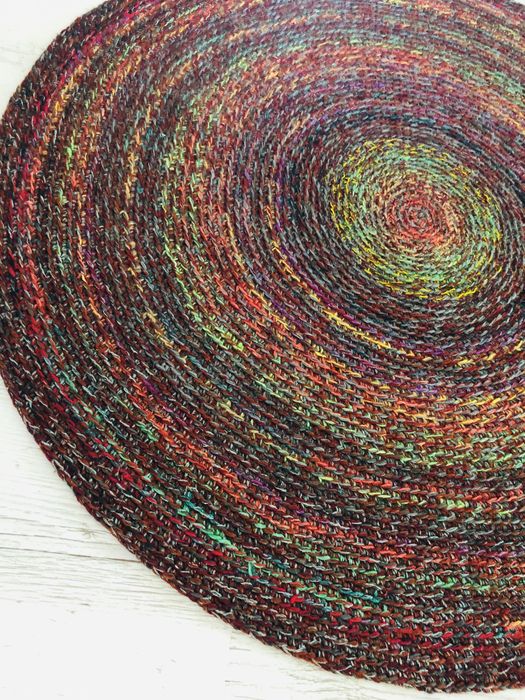 Ковер ручной работы 1 м шерсть.