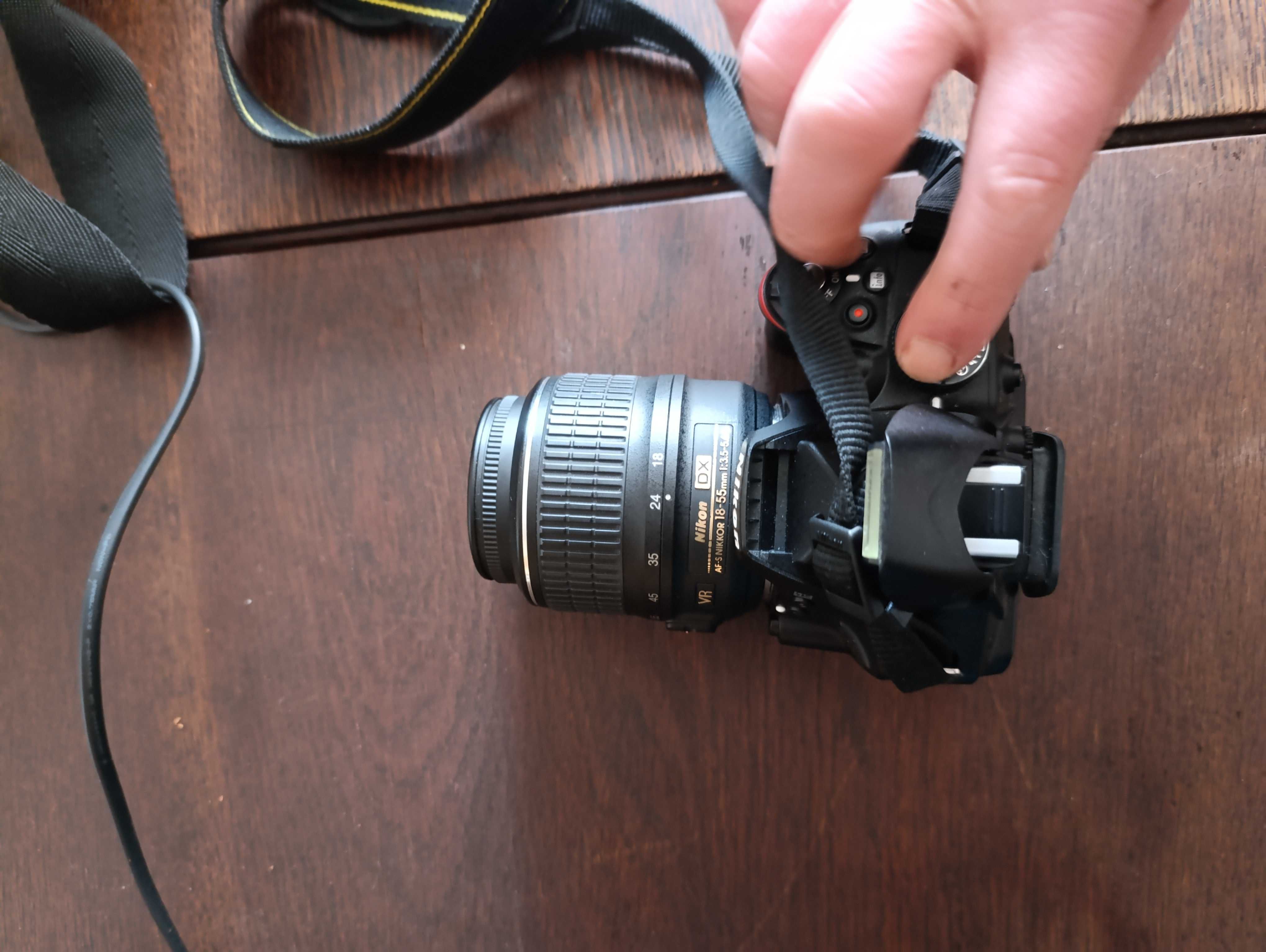 Nikon D3200 + VR DX AF-S Nikkor 18-55, 55-300 + extra 750/900/1600