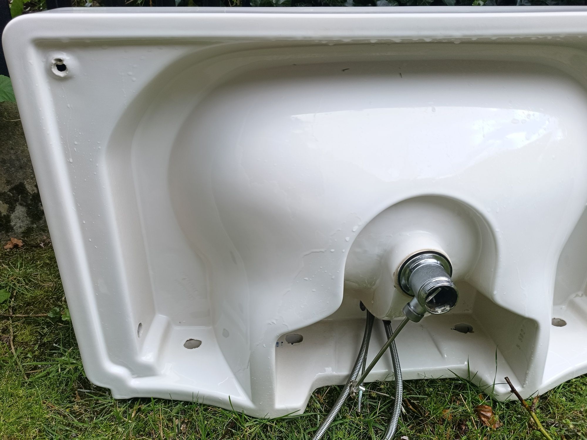 Umywalka Koło plus bateria Hansgrohe