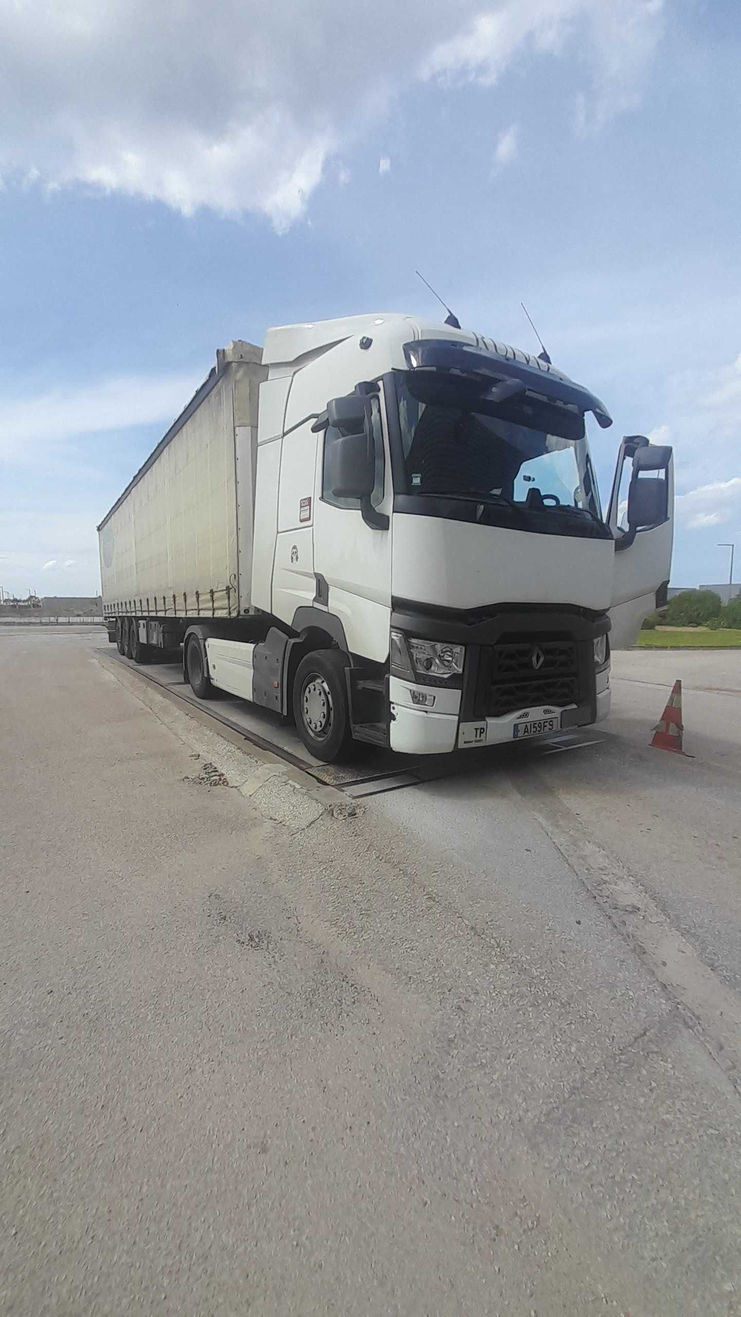 Vendo 2 conjuntos de trator/ semireboque Scania e Renault T