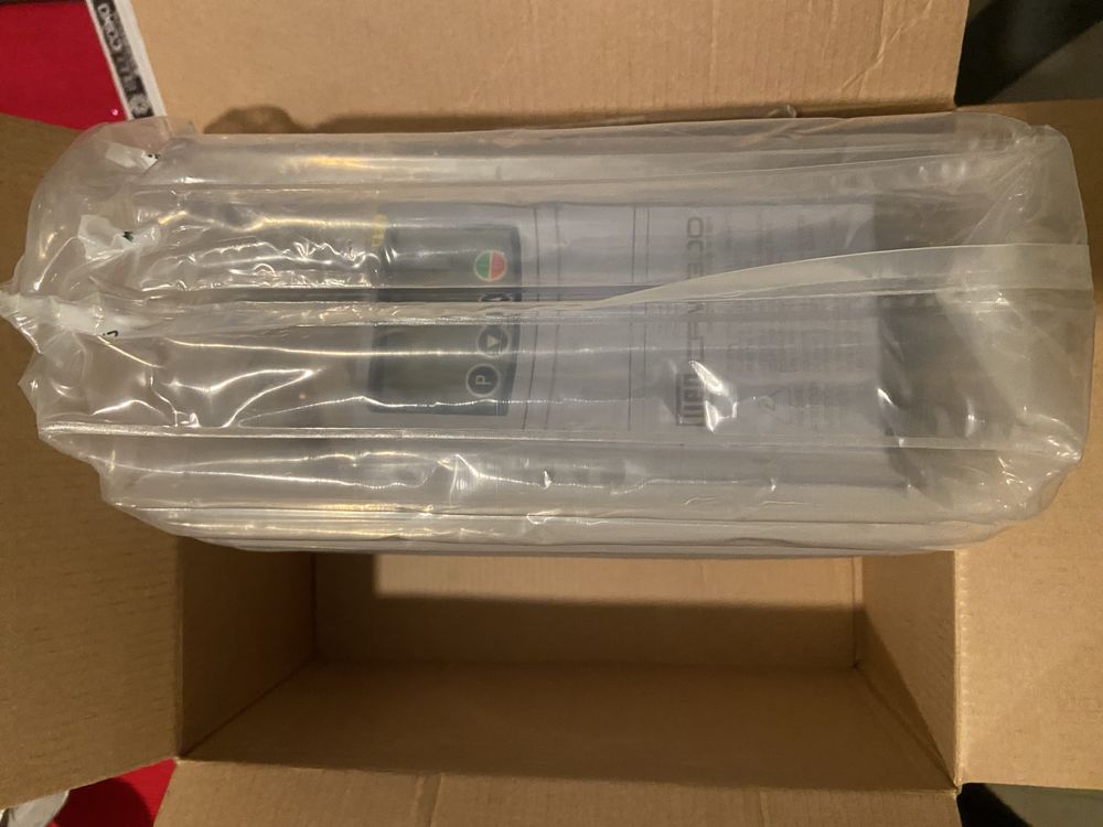 Variador de frequencia novo weg  CFW300A01P8T4NB20