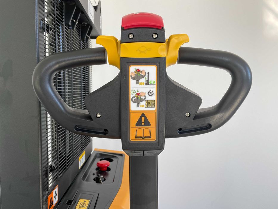 Wózek paletowy masztowy stacker 1200 kg 2500 mm Hangcha CDD15-WS-I