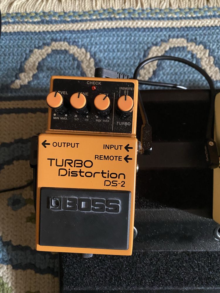 Vendo pedalboard inteira ou pedais em separado