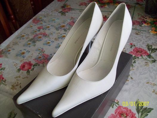 Buty skórzane szpilki Baldowski białe rozm. 40 dług wkładki 27 cm