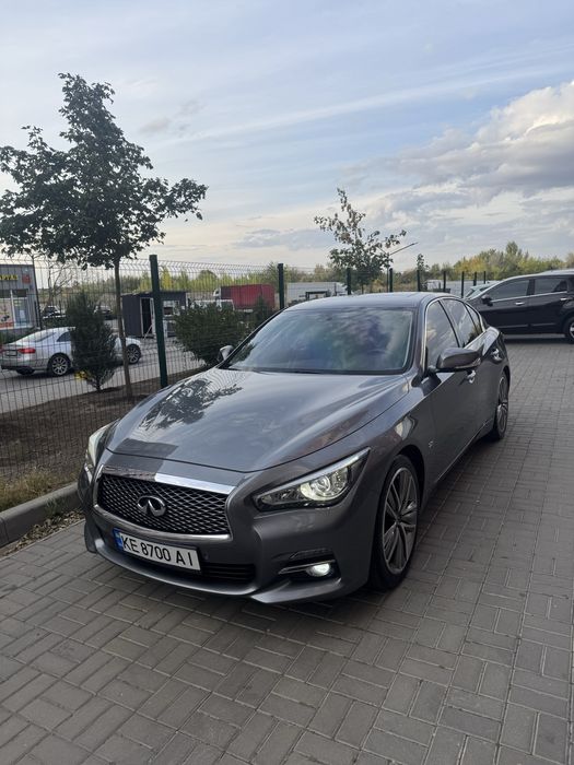 Поодам infiniti Q50 в гарному стані