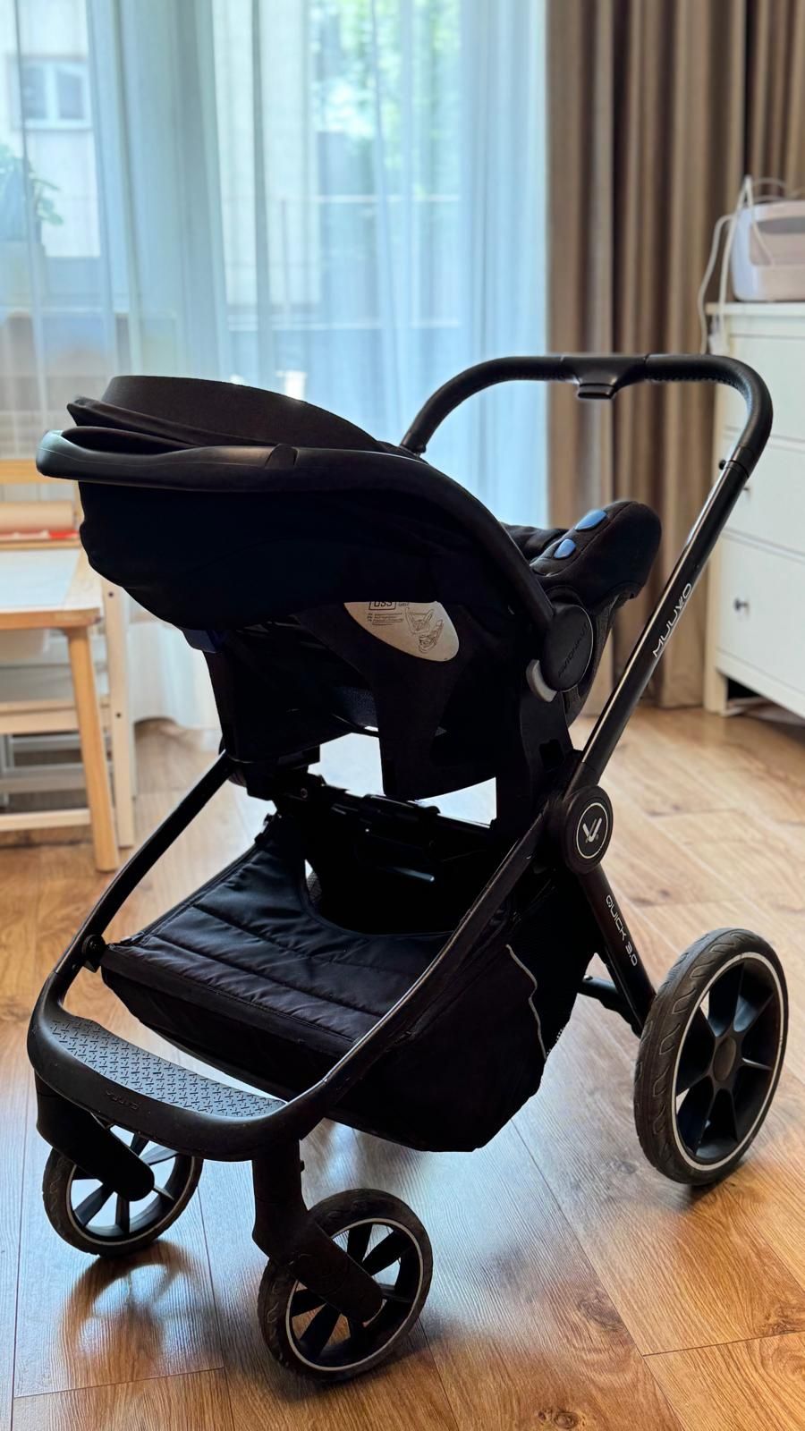 Wózek Muuvo Quick 3.0 + nosidło Avionaut Pixel Pro z bazą ISOFIX – zes