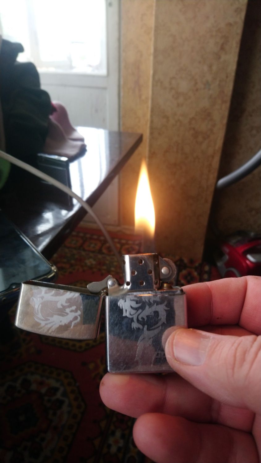 Продам запальничку ZIPPO орігінал