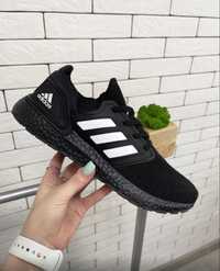 Кросівки чоловічі adidas.