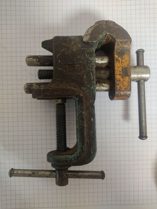 Тиски,тисочки малые СССР.