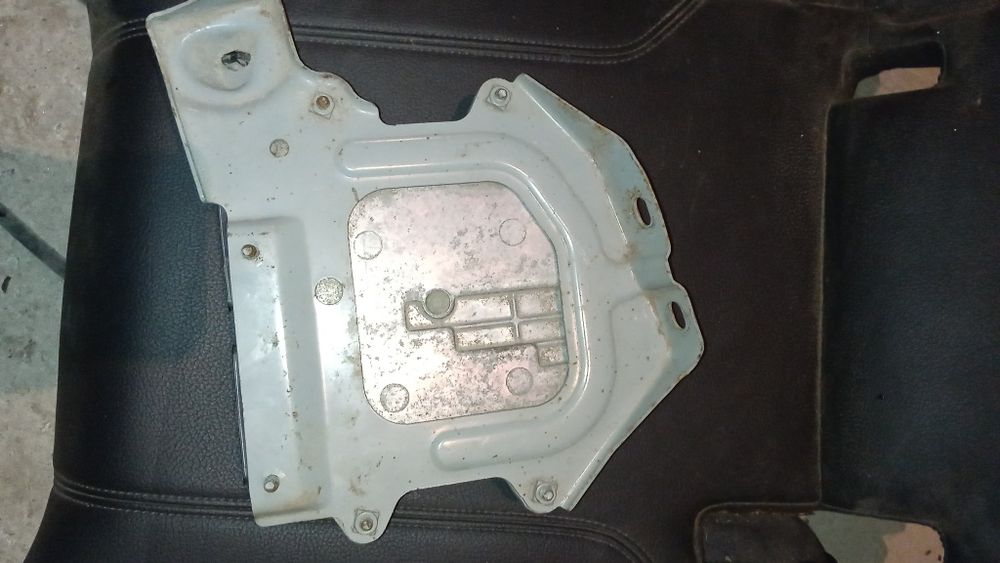 Блок керування двигуна на Mitsubishi Colt