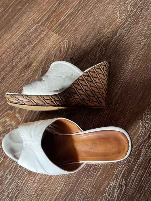 Шльопанці на платформі