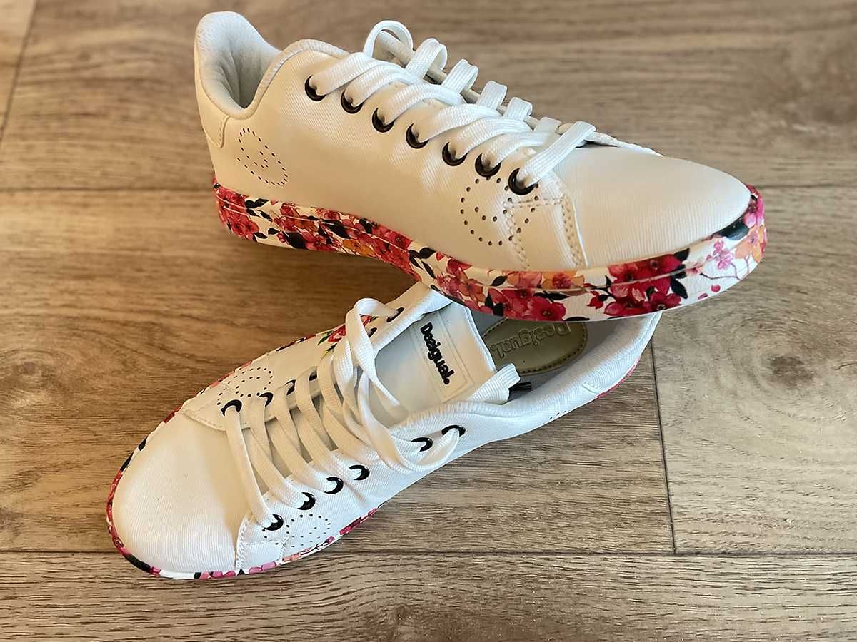 Piękne oryginalne Sneakersy DESIGUAL rozmiar 38