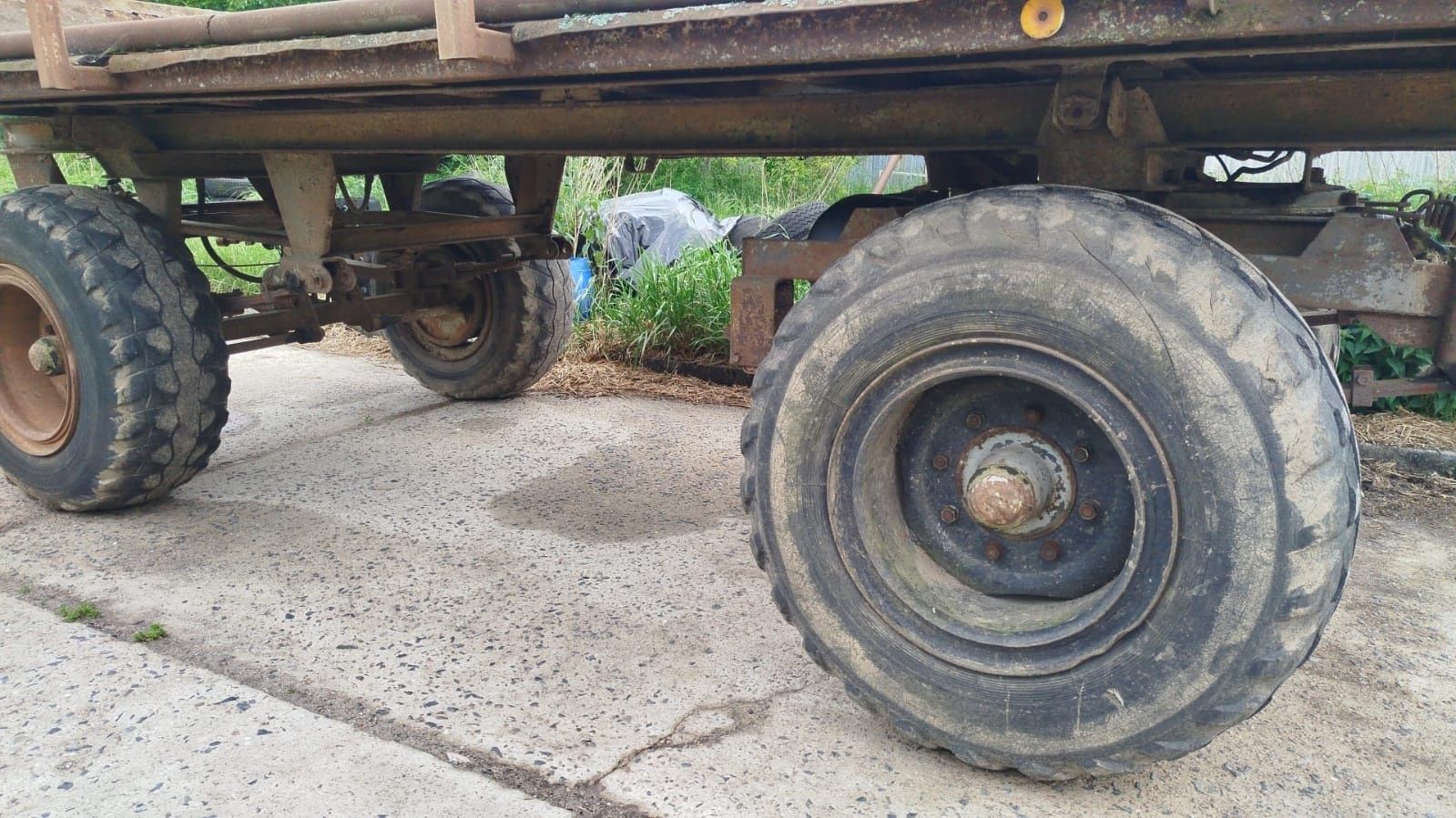 Przyczepy rolnicze hl6011