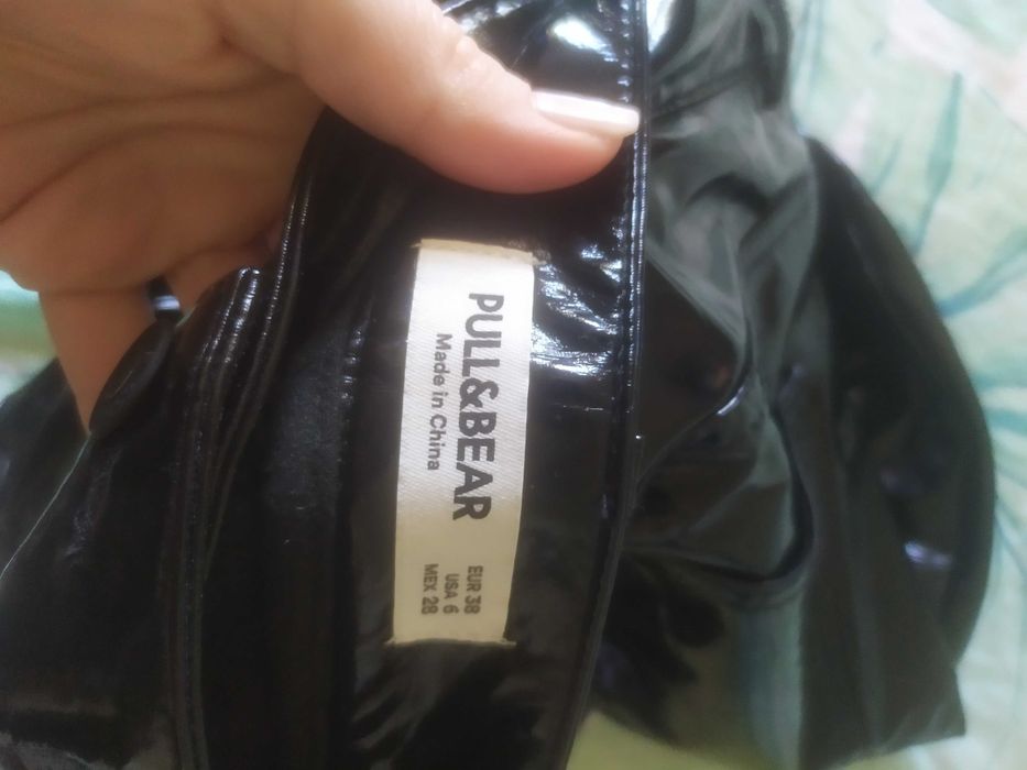 Spodnie rurki woskowane lakierowane lateksowe połyskujące nowe M