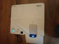 Projektor  NEC UM330W nowa lampa