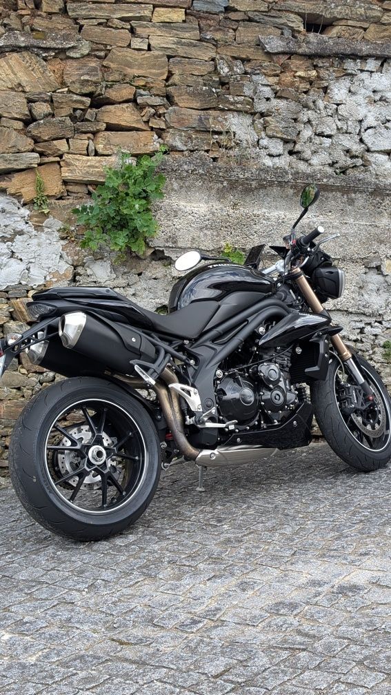 Triumph Speed Triple 1050 94