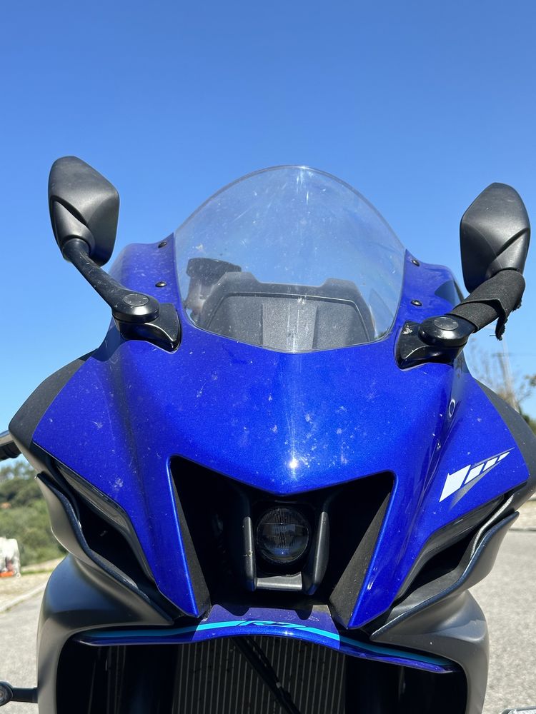 Yamaha R7 2022 Azul e Preta