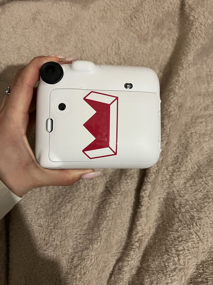 Продам Camera instax mini 12