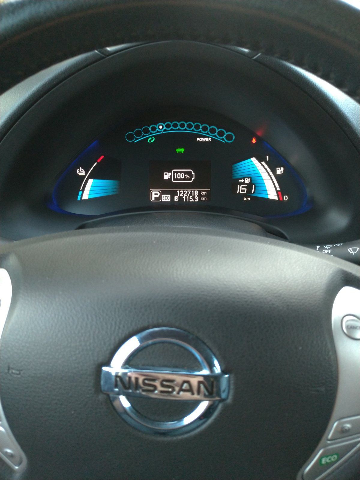 Nissan Leaf 2015 в максимальній комплектації