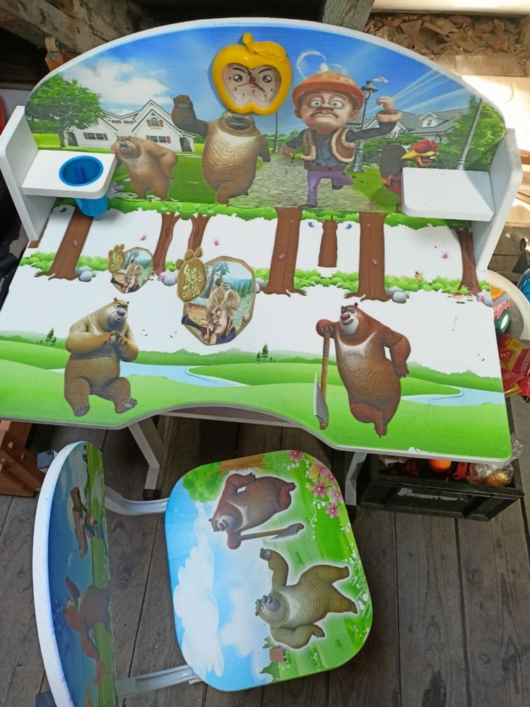 Biurko dzieciece regulowane
