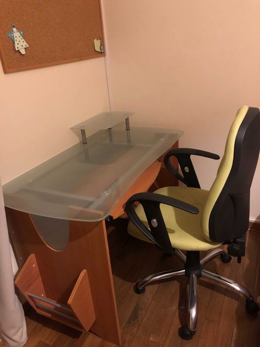 Escrivaninha em vidro para PC - OPORTUNIDADE