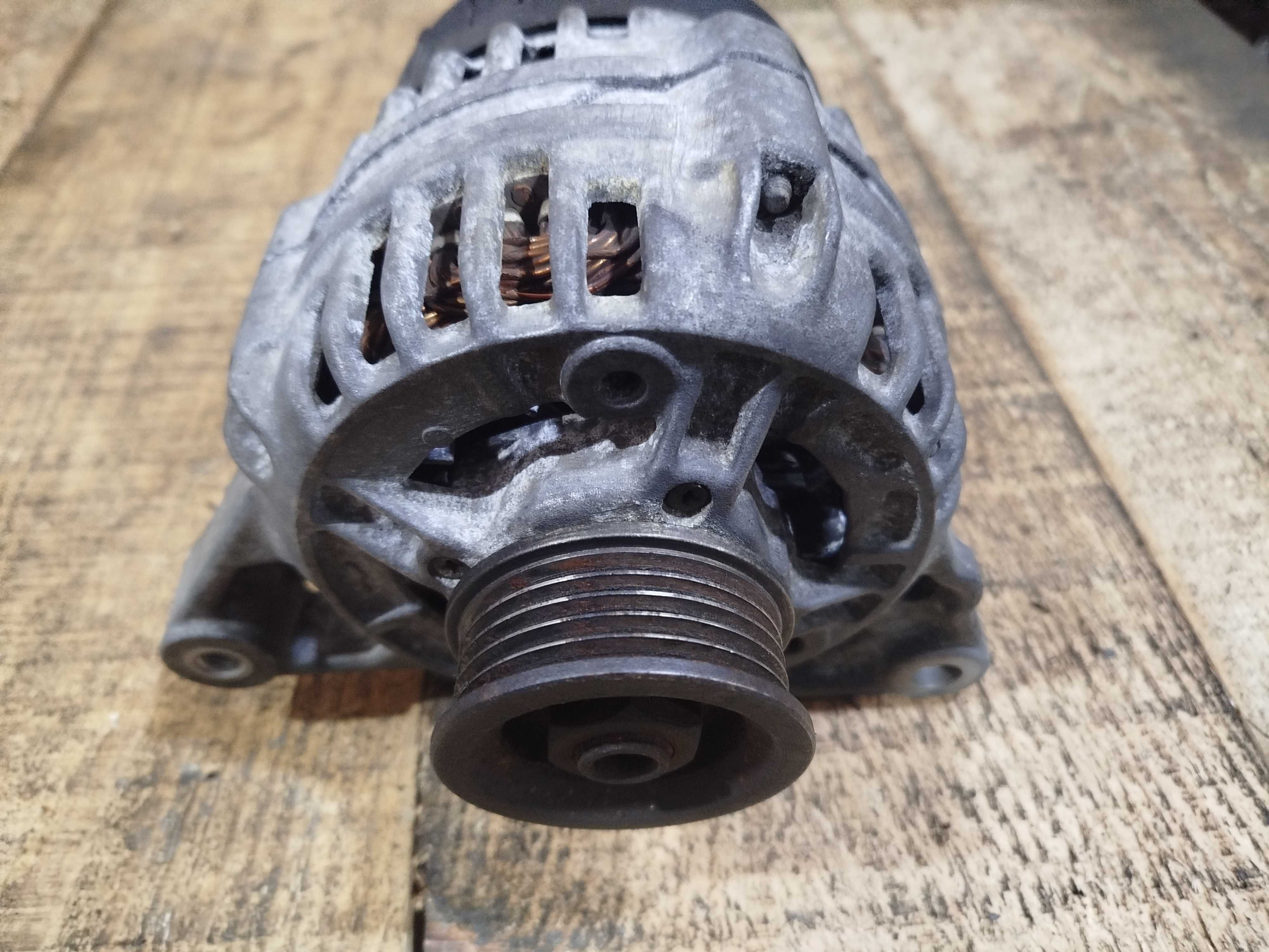 Генератор Audi A4 B5 A6 C4 C5 VW Passat B5 1.6 1.8T 058903016