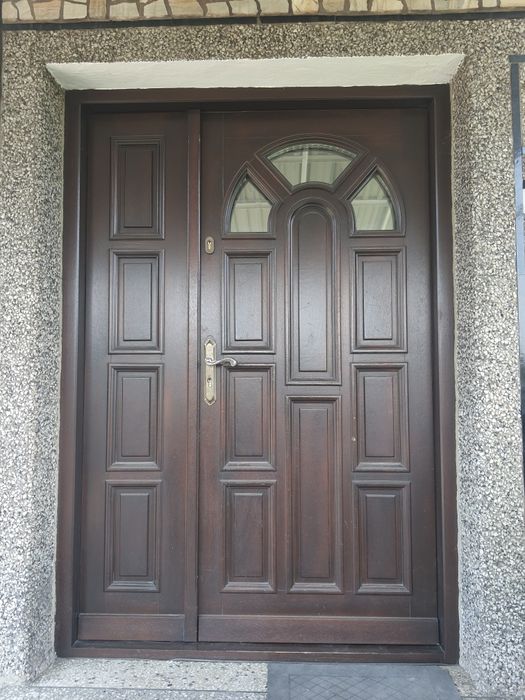 Drzwi w całości z drewna, bezsekowe dwuczęściowe 135x198