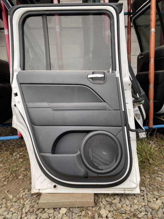 Двері (двери, дверь) Jeep Patriot compass Renegade Cherokee PBA PW7