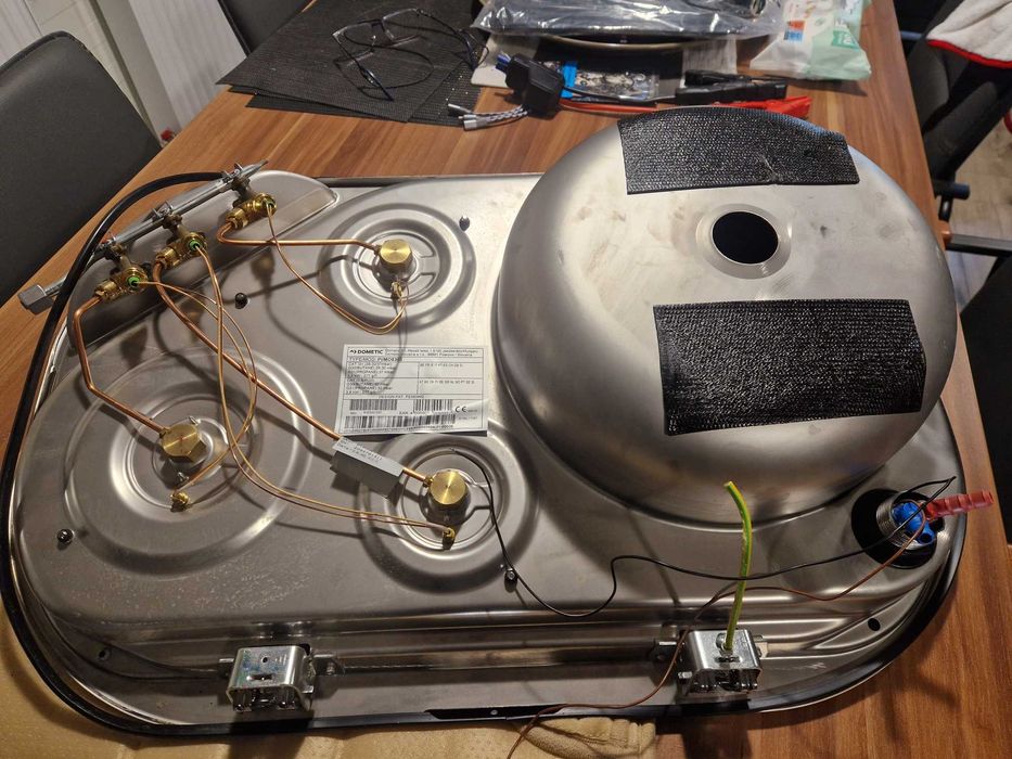 Kuchenka 3 palnikowa ze zlewem Dometic