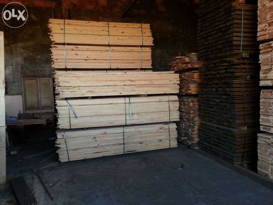 Madeira, soalhos, cofragens, vigas, barrotes, tabiques, ripas, tábuas.