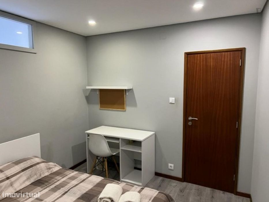 73684 - Extraordinário quarto com cama XL em...
