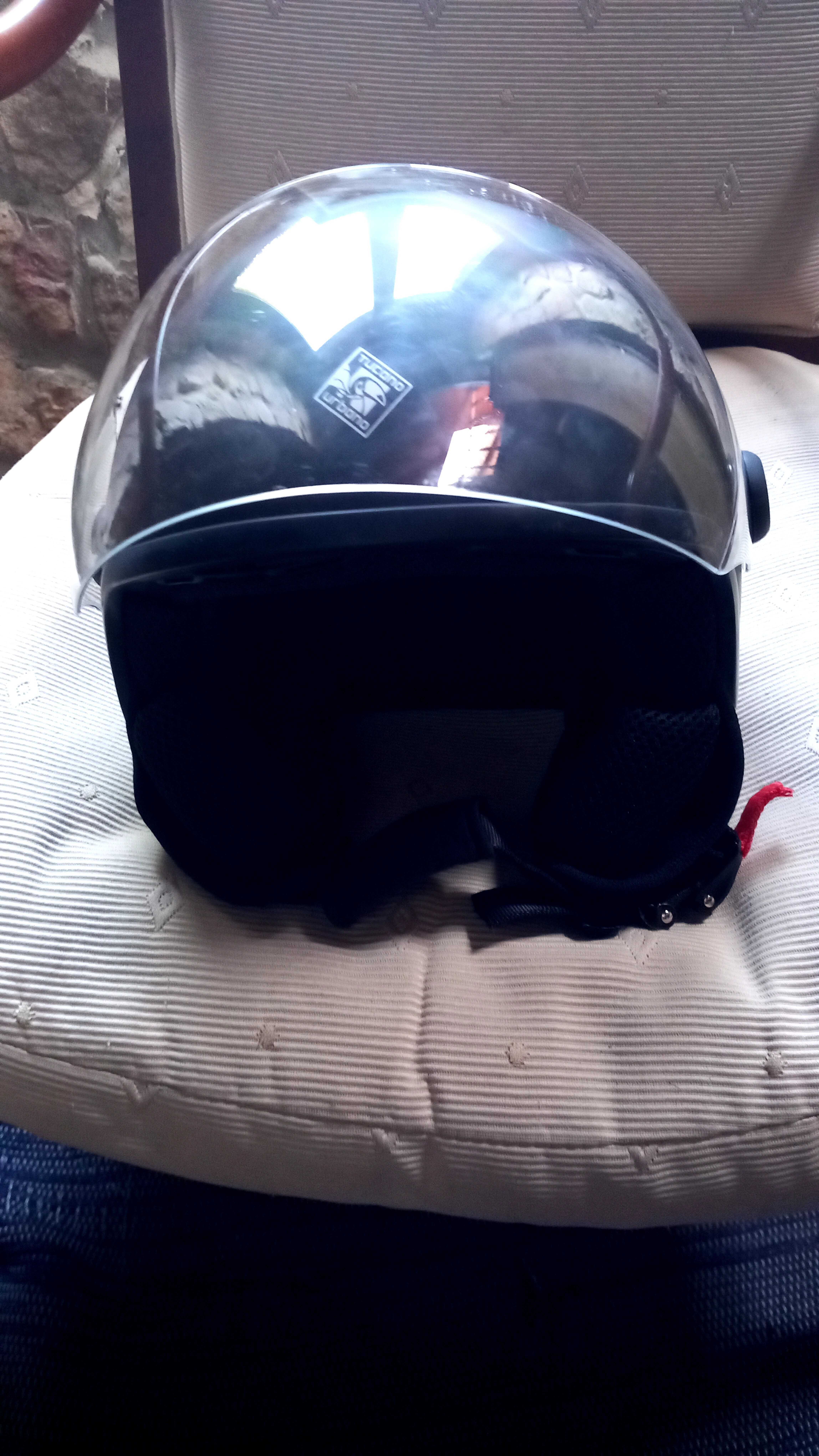 Capacete unisexo preto Túcano