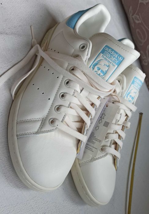 Продам кроссовки Adidas 41 размер, стелька 26.3см Оригинал