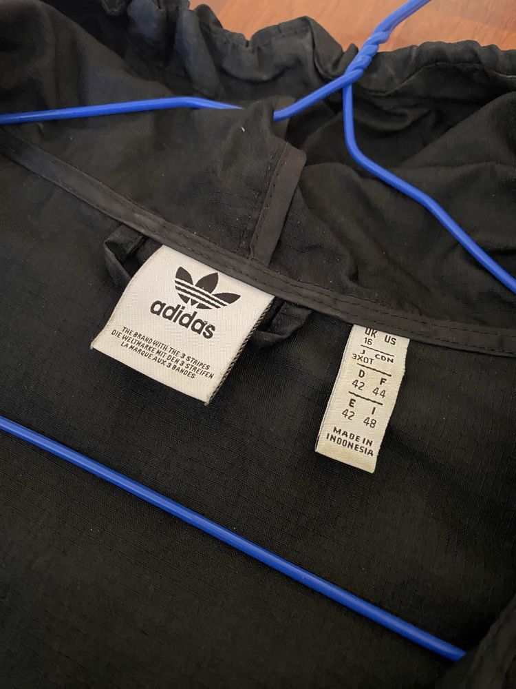 Продам ветровку Adidas
