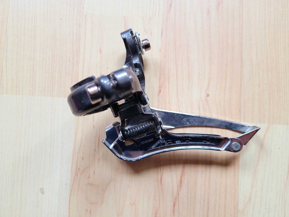 Przerzutka przednia Shimano Claris FD-R2000