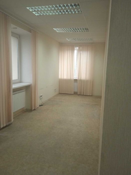 Аренда офис 16м2 и 24м2 за 220грн/м2  рынок ХТЗ пр,Олександрiвський99
