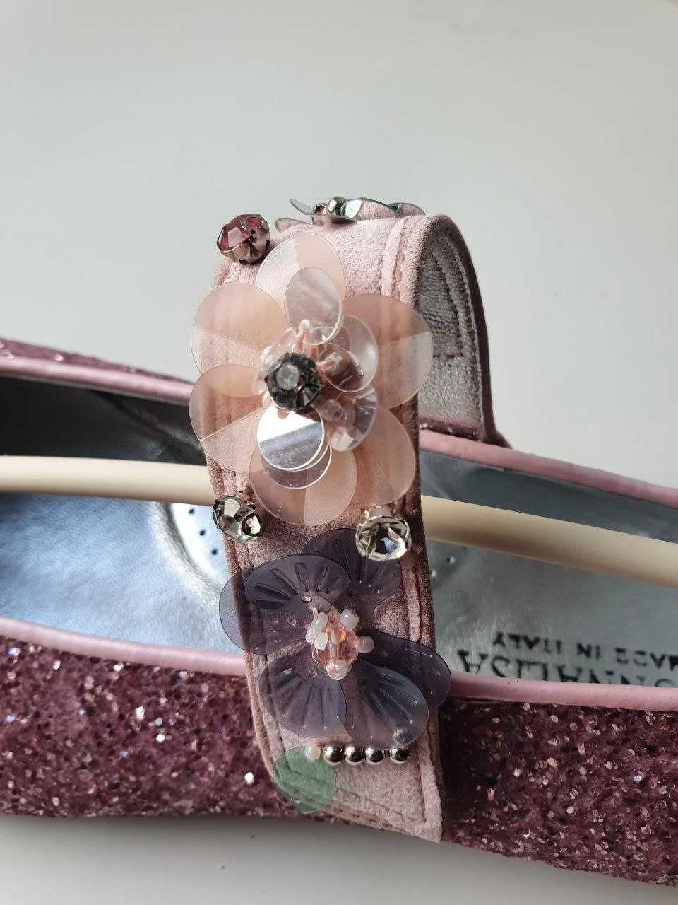 Туфли Monnalisa 38 серебристо-розового цвета, в блестках, нарядные