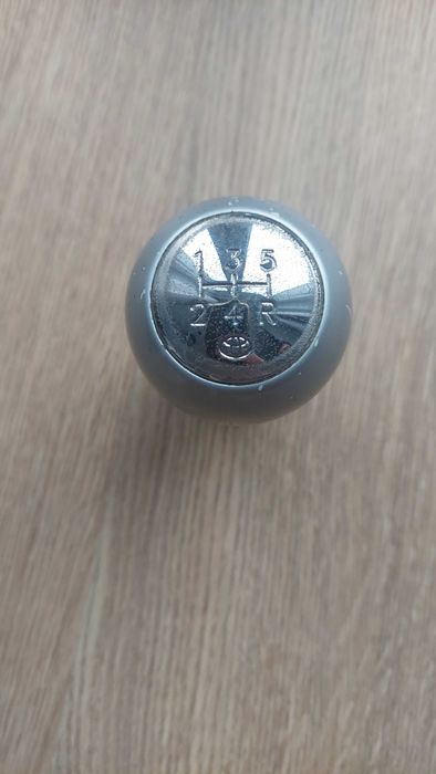 Oryginalna gałka zmiany biegów Toyota Yaris  II