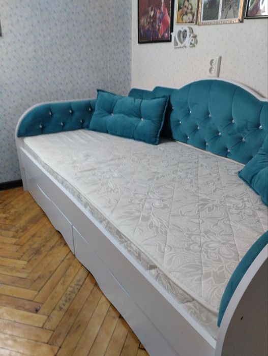 Ліжко для дівчинки