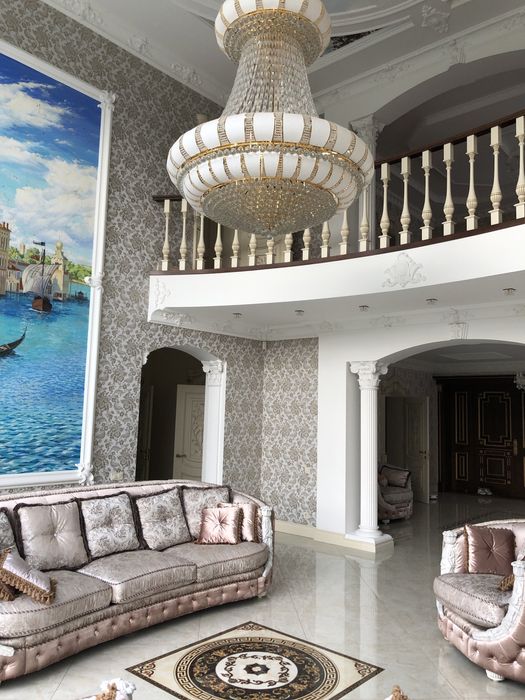 Продаж будинку та 18 соток землі