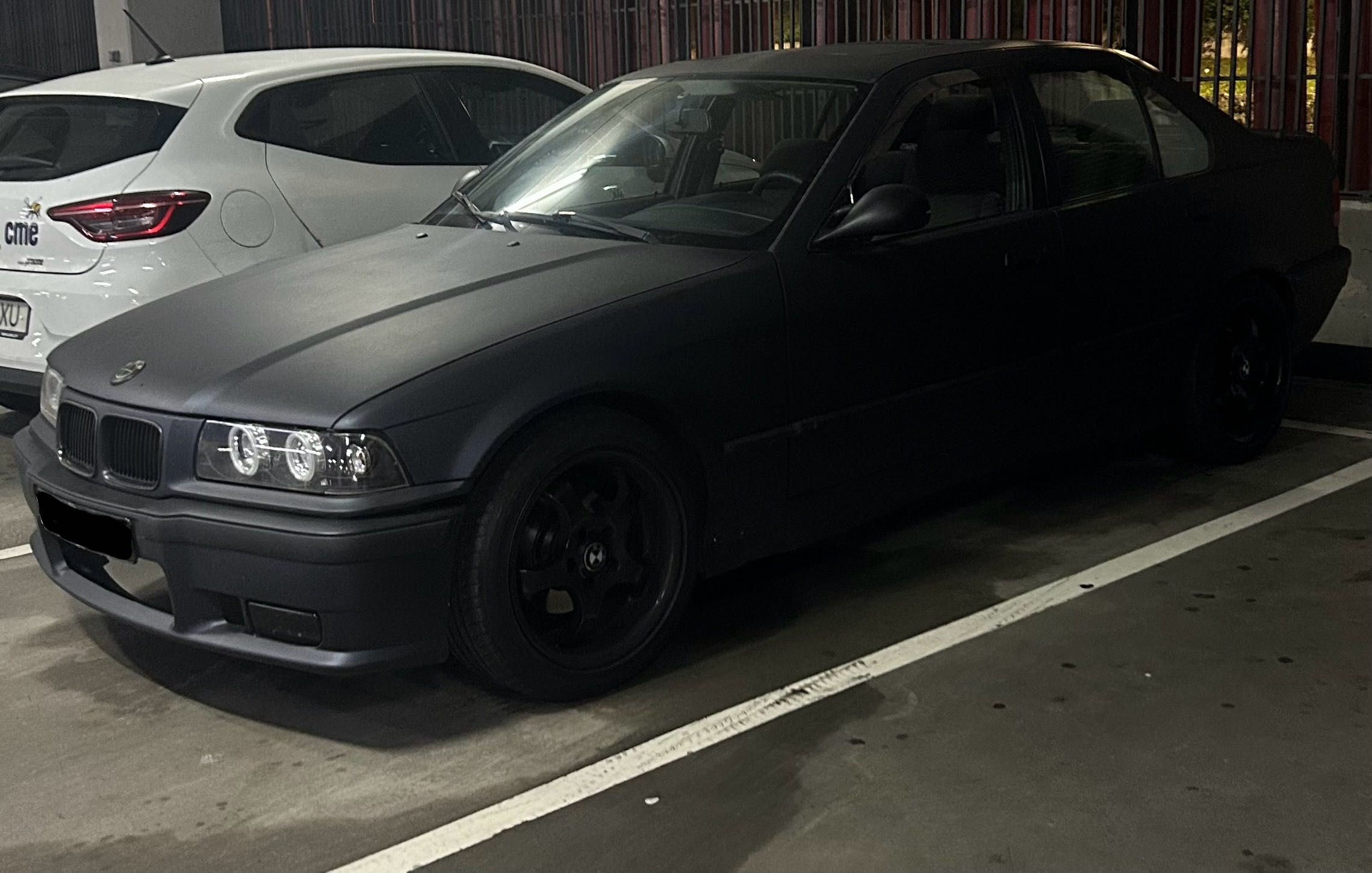 Bmw e36 318is sedan