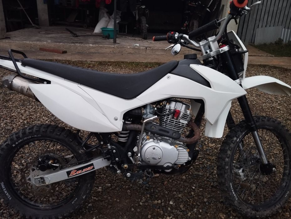 Мотоцикл 200 куба